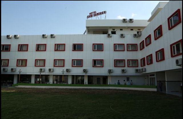 Hotel Shri Vardhan Ujjain Extérieur photo